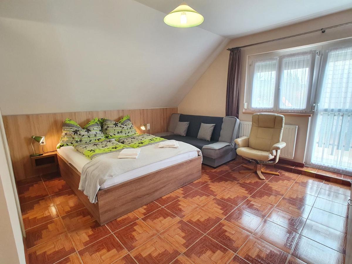 Krisztian Apartmanhaz Vonyarcvashegy Zewnętrze zdjęcie