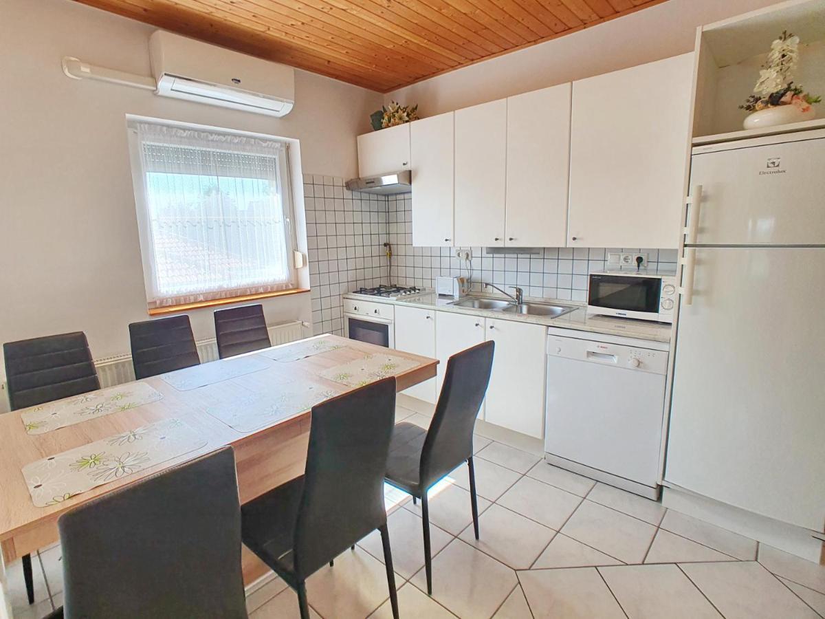 Krisztian Apartmanhaz Vonyarcvashegy Zewnętrze zdjęcie