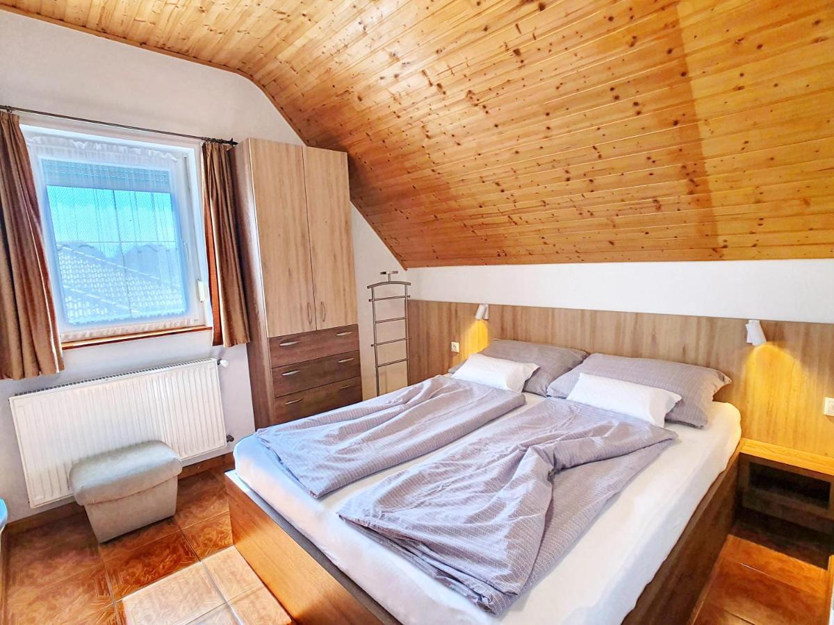 Krisztian Apartmanhaz Vonyarcvashegy Zewnętrze zdjęcie