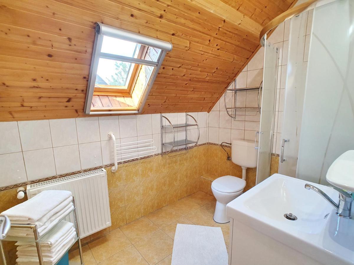 Krisztian Apartmanhaz Vonyarcvashegy Zewnętrze zdjęcie