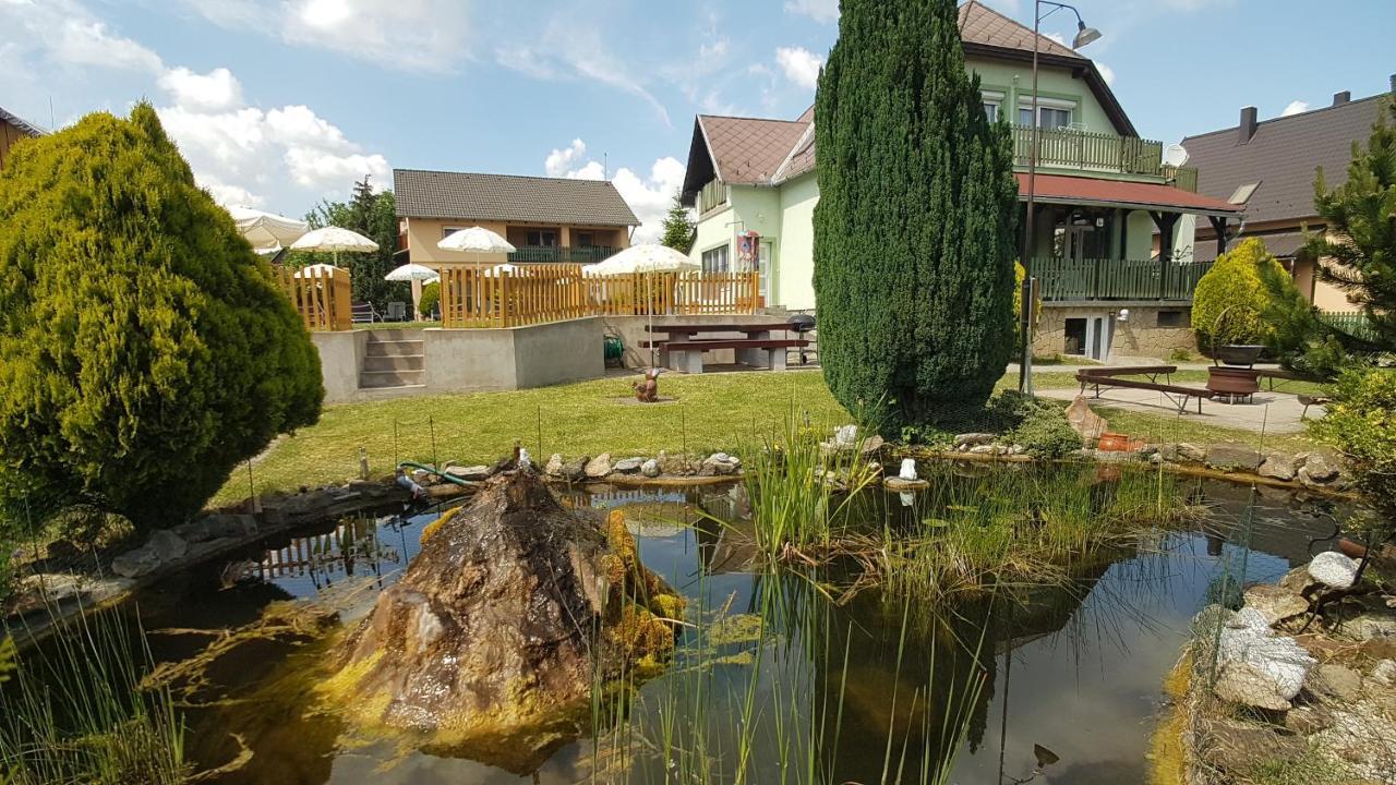 Krisztian Apartmanhaz Vonyarcvashegy Zewnętrze zdjęcie